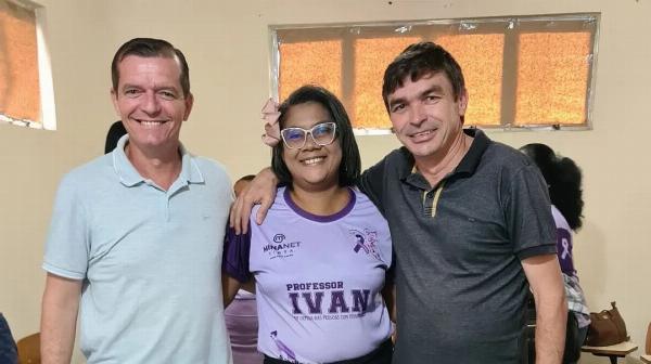 Vereadors celebra entrega das carteiras de identificação a pessoas com fibromialgia em Barrocas