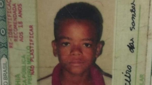 Jovem é encontrado morto com golpes de faca, em Irará 