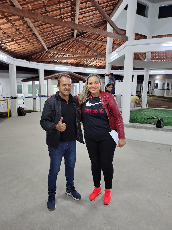 Professora é homenageada ao dar nome de escola municipal em Birtinga