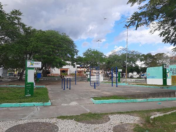 Prefeito de Serrinha reafirma que a praça Miguel Carneiro será revitalizada 