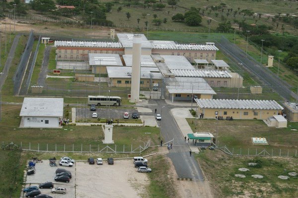 Foragida da justiça é presa pela Polícia Civil ao tentar fazer visita íntima no presídio de Serrinha 