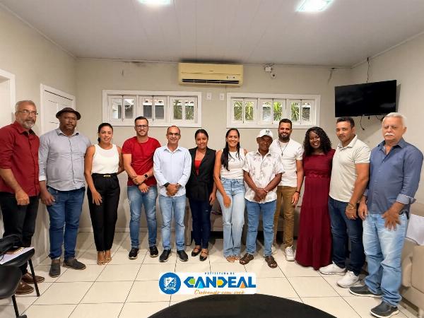 Perfeito de Candeal participa de reunião com Vereadores para tratar de estiagem no município 