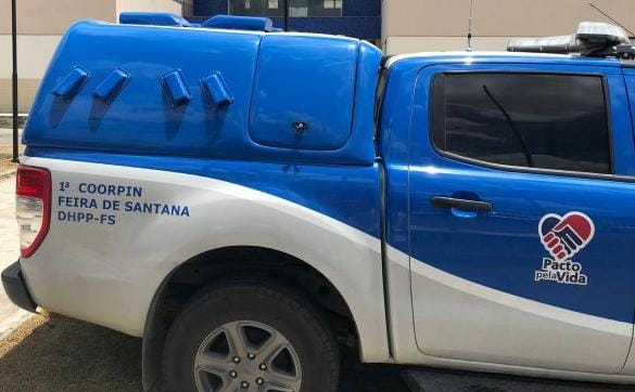 Duas pessoas são encontradas mortas dentro de veículo na cidade de Rafael Jambeiro 