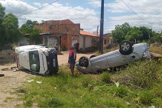 Ambulância de Santaluz colide com carro de passeio na BA-409