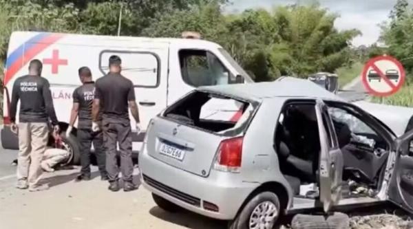 Policia Rodoviária Federal investiga acidente na BR-101 com duas vitimas fatais