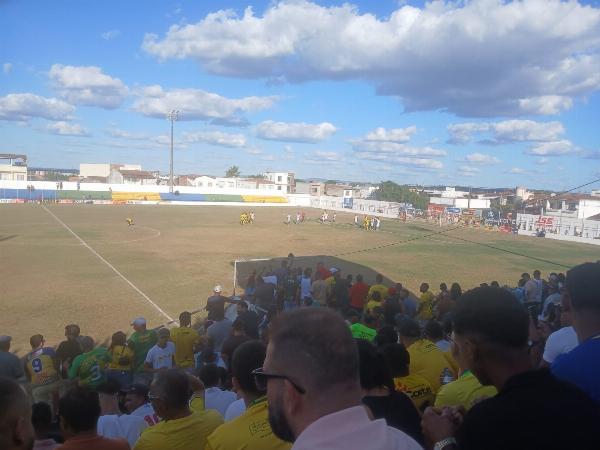 Seleção de Serrinha empata em 1a 1, em Conceição do Coité no jogo de ida